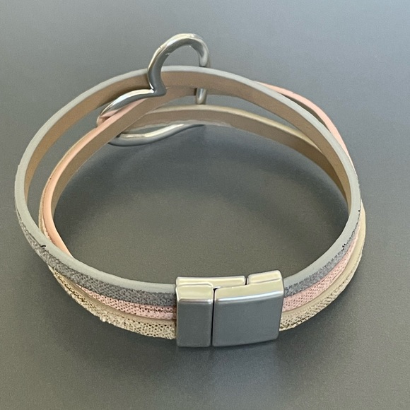 Bohemian Heart Bracelet - Picture 13 of 16